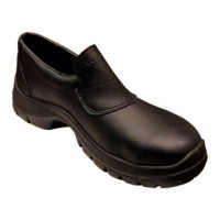 CHAUSSURES NOIRES À BOUT...
