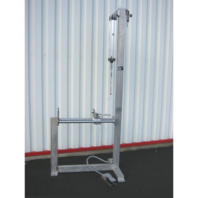 EQUIPAMENTO PARA MANTER CABEÇAS BOVINAS