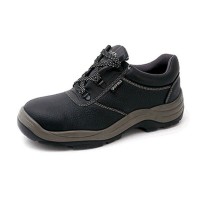 SCARPA NERA CON PUNTA S1P...